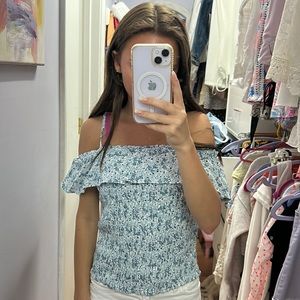 Abercrombie kids top size 13/14. Has adjustable straps